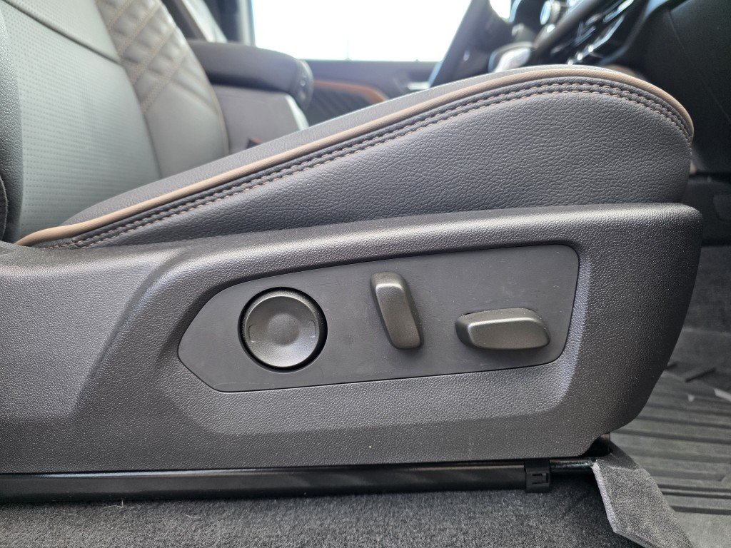2025 GMC Canyon Denali Black Mont-Laurier - photo #19