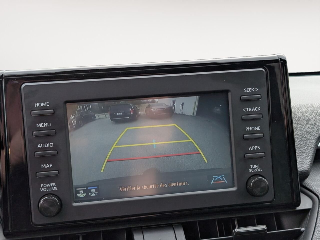 Toyota RAV4 XLE/AWD/SIÈGES CHAUFFANTS/VOLANT CHAUFFANT/BLUETOOTH/AC BIZONE 2019 Gris Sherbrooke - photo #10