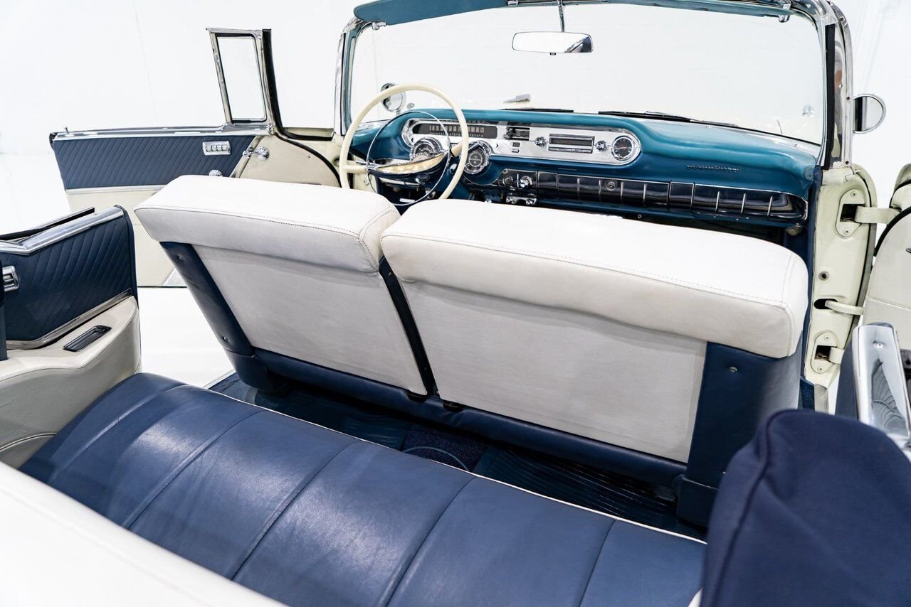 Pontiac Bonneville *PRICE IN USD* Fuel injected 347/315HP 1 of 630 produced 1957 Blanc Montréal - photo #10