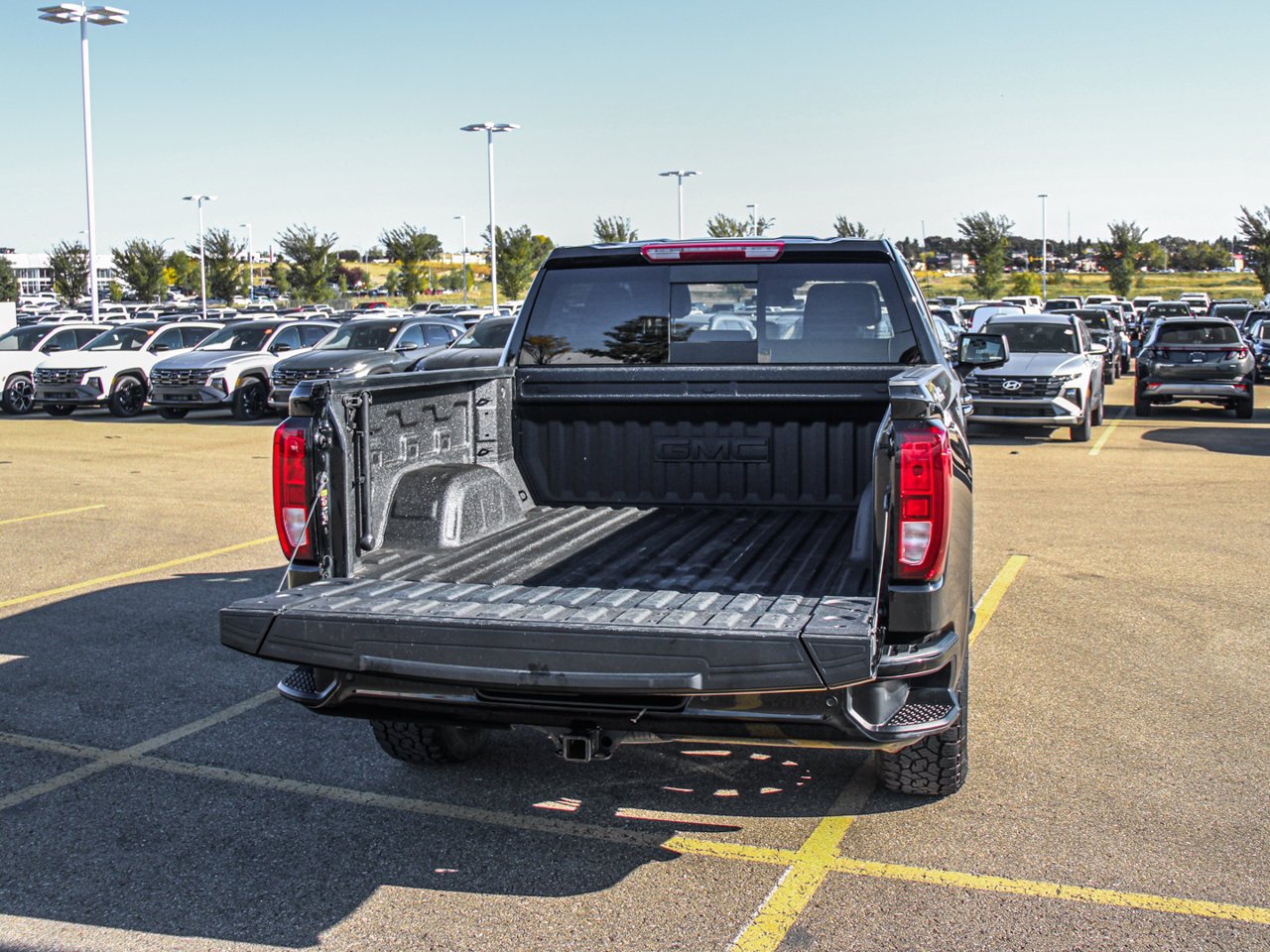 2024 GMC Sierra 1500 4WD Crew Cab 147 Elevation Black Sherwood Park - photo #7