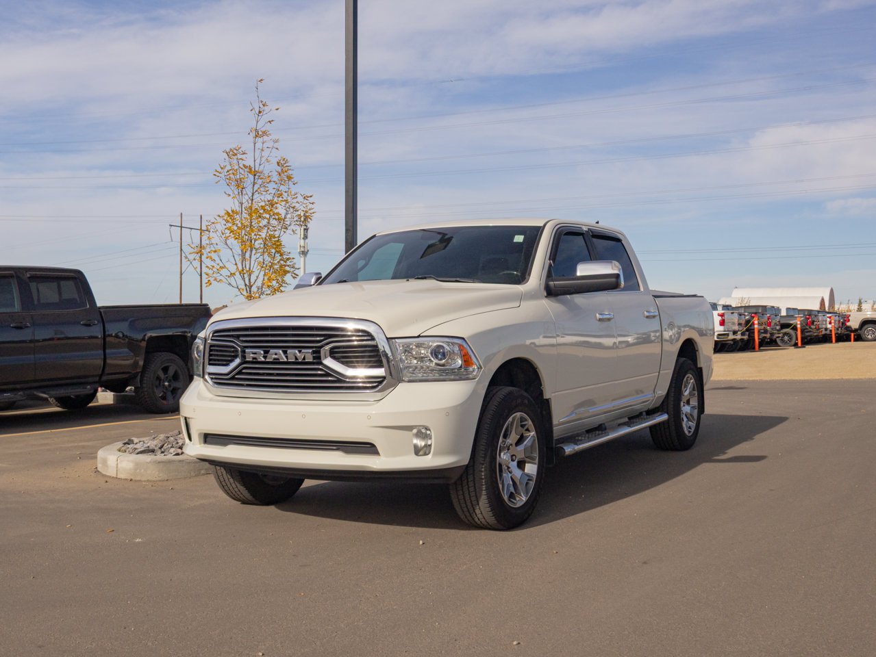 2018 Ram 1500 Limited 4x4 Crew Cab 5'7 Box *Ltd Avail* White Sherwood Park - photo #3