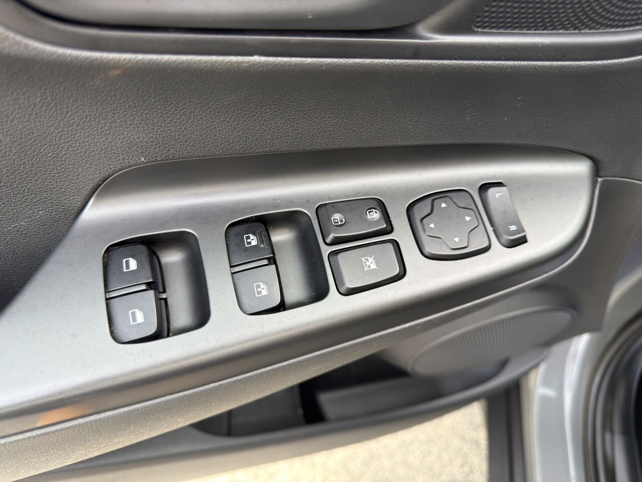2022 Hyundai Kona Grey Thetford Mines - photo #17