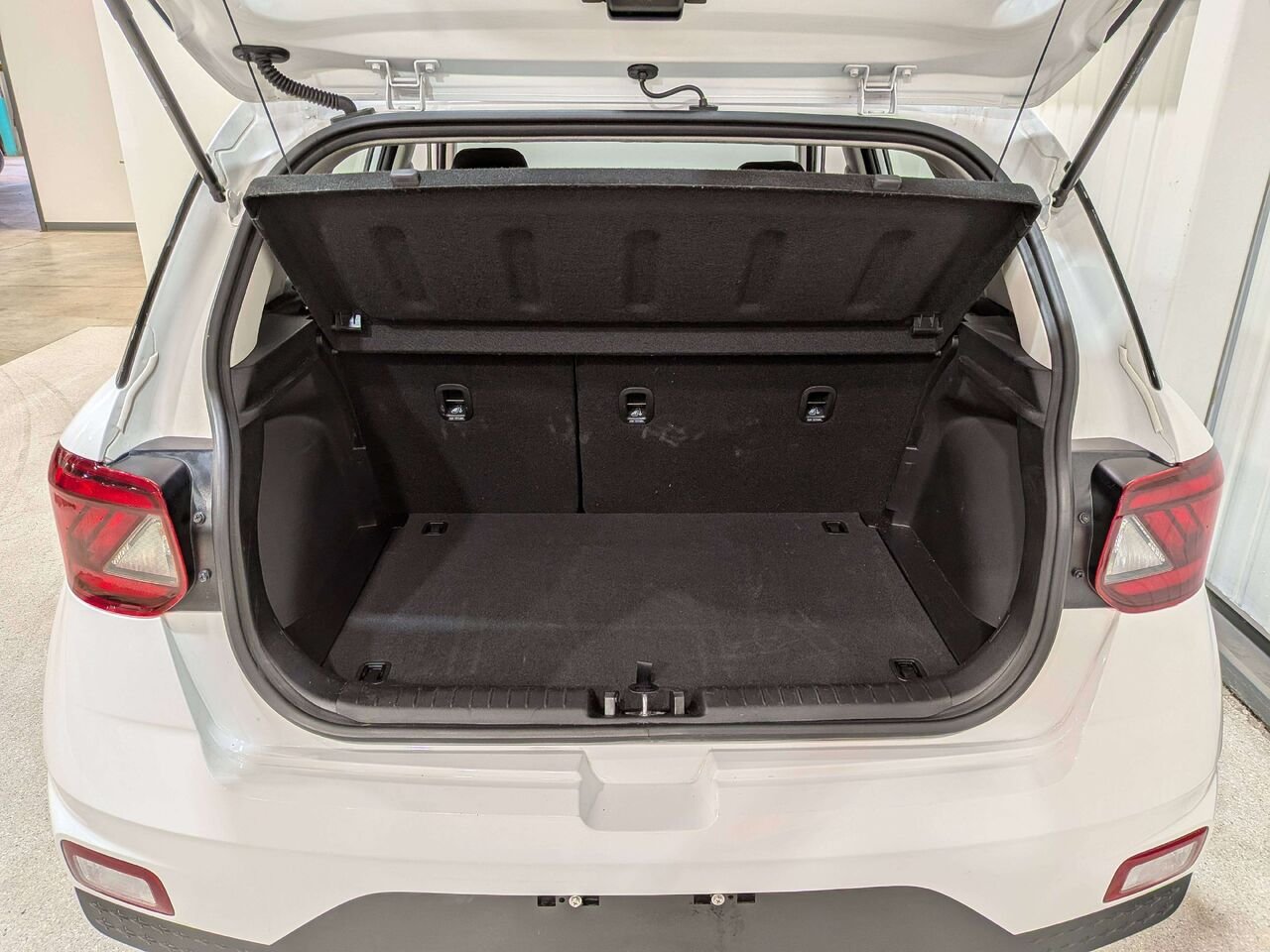 2026 Hyundai Venue Preferred IVT White Val-David - photo #8