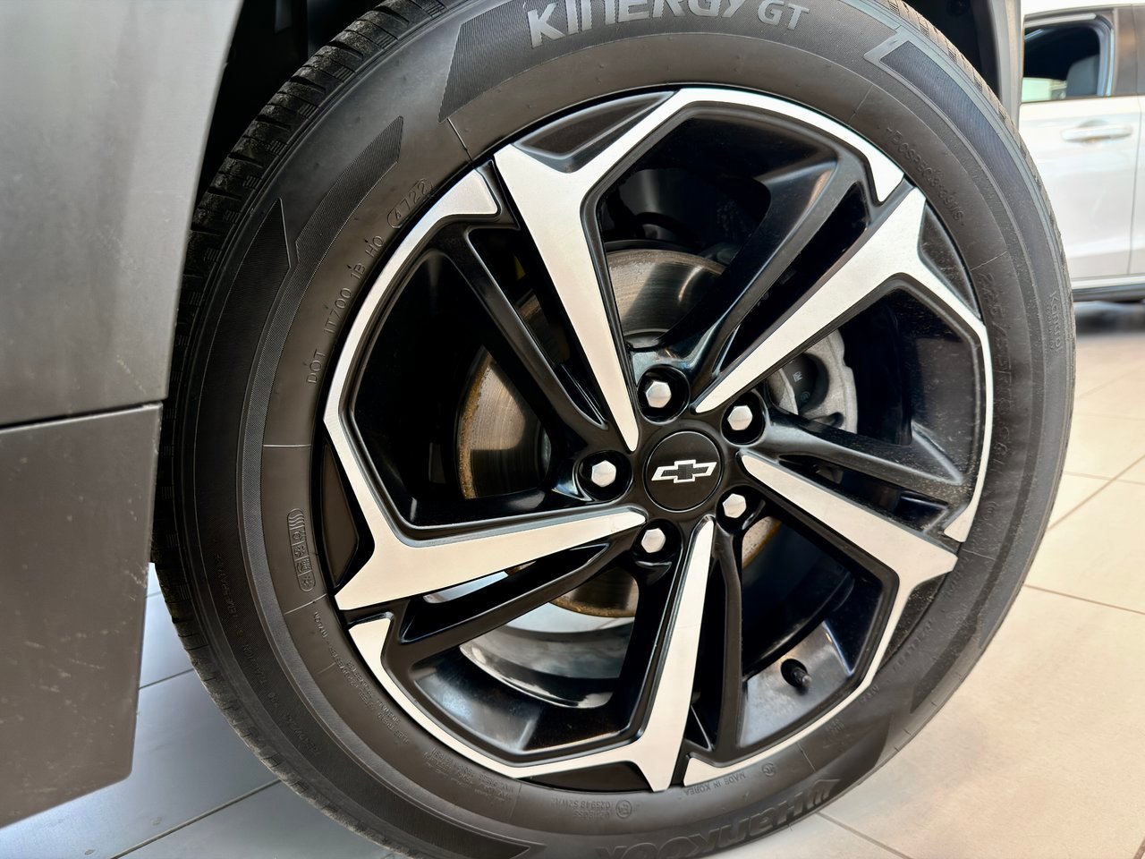 Chevrolet Trailblazer 2023 Jaune Notre-Dame-des-Prairies - photo #14