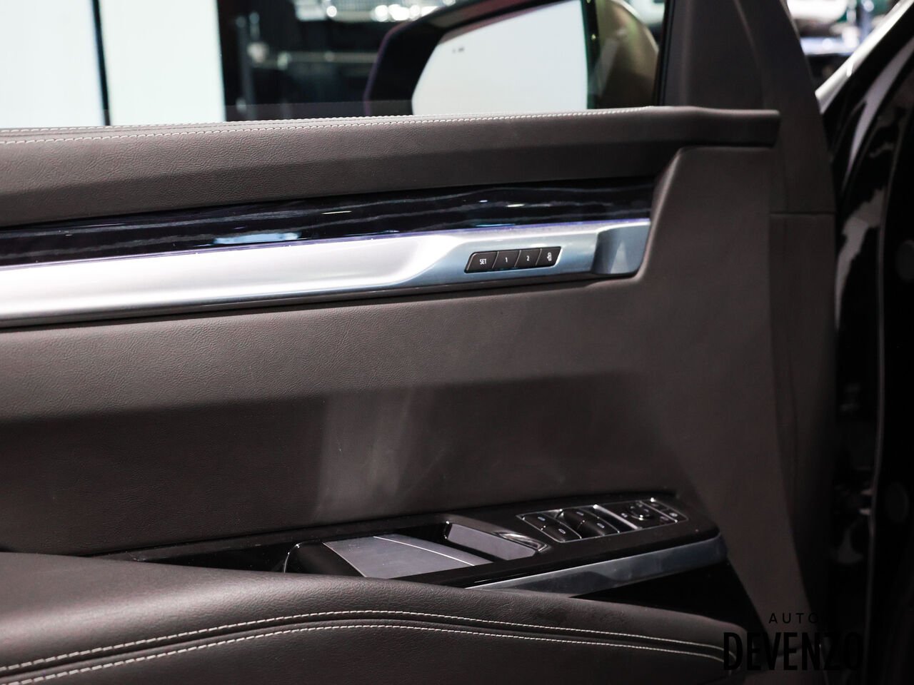 2026 Cadillac Escalade Black Saint-Eustache - photo #10