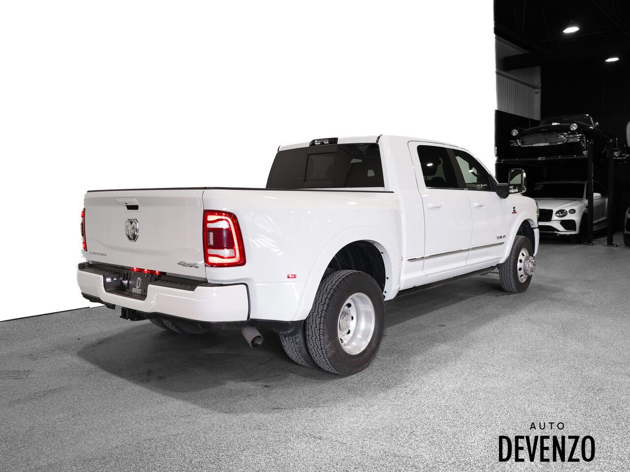 2024 Ram 3500 White Saint-Eustache - photo #5