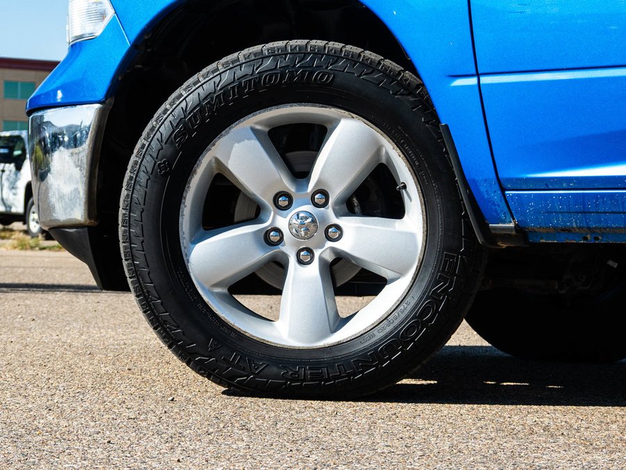 2023 Ram 1500 Classic SLT 5.7L | Trailering Package Blue