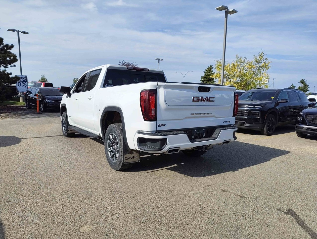 2024 GMC Sierra 1500 4WD Crew Cab 147 AT4 White Sherwood Park - photo #3