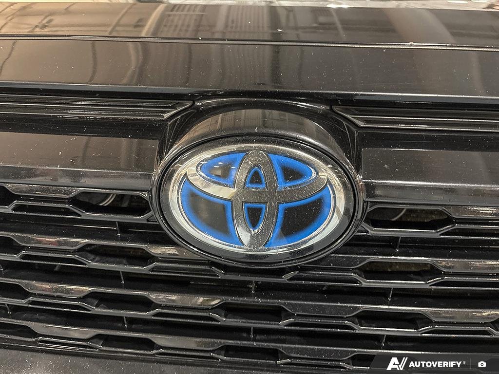 2022 Toyota RAV4 2602099A | Hybrid SE, well maintained, local trade Black Edmonton - photo #8