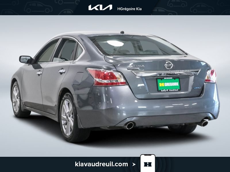 2015 Nissan Altima Grey Laval - photo #4