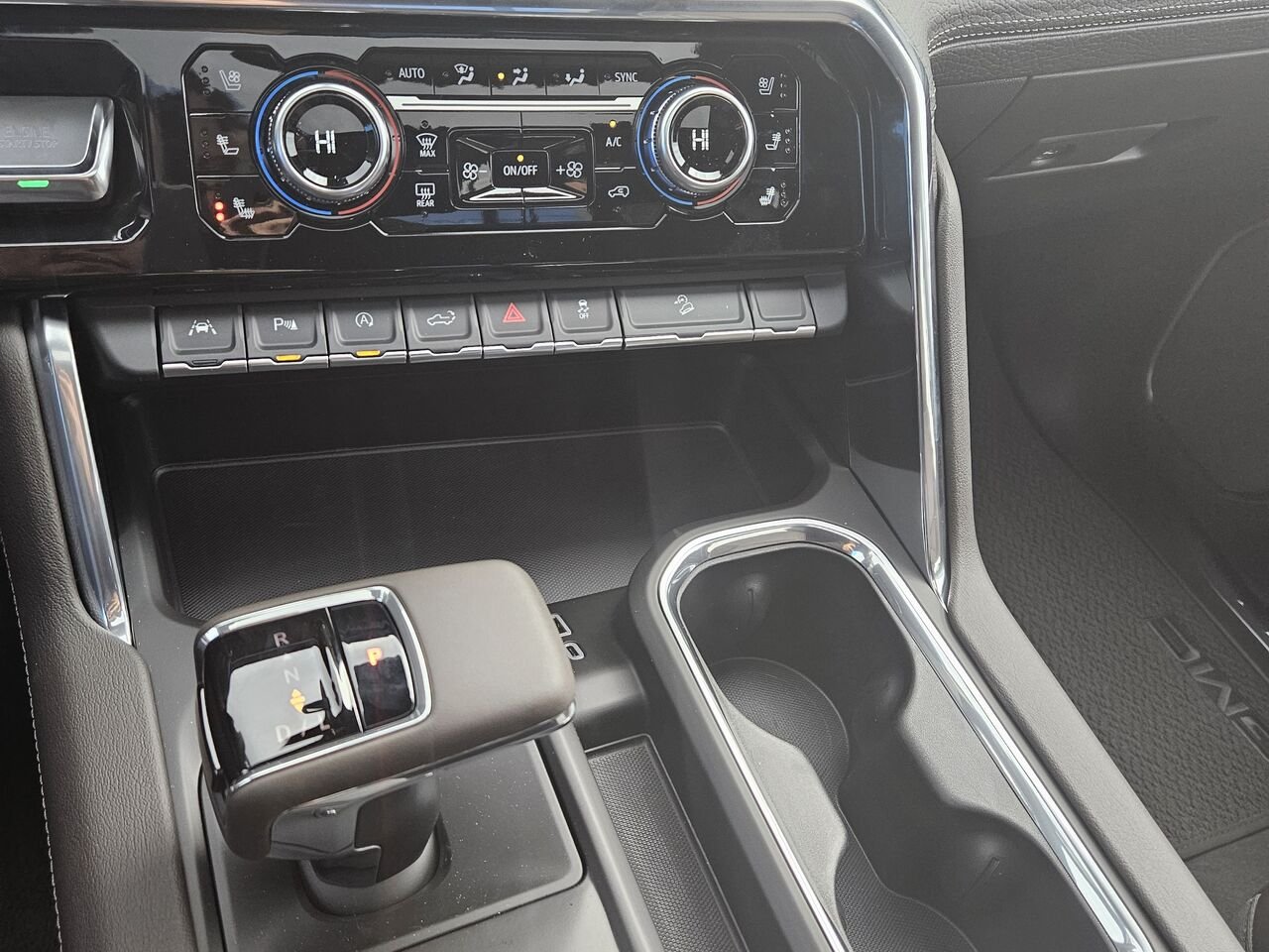 2026 GMC Sierra 1500 Denali cabine multiplace 4RM 147 po Sterling Metallic Thetford Mines - photo #13