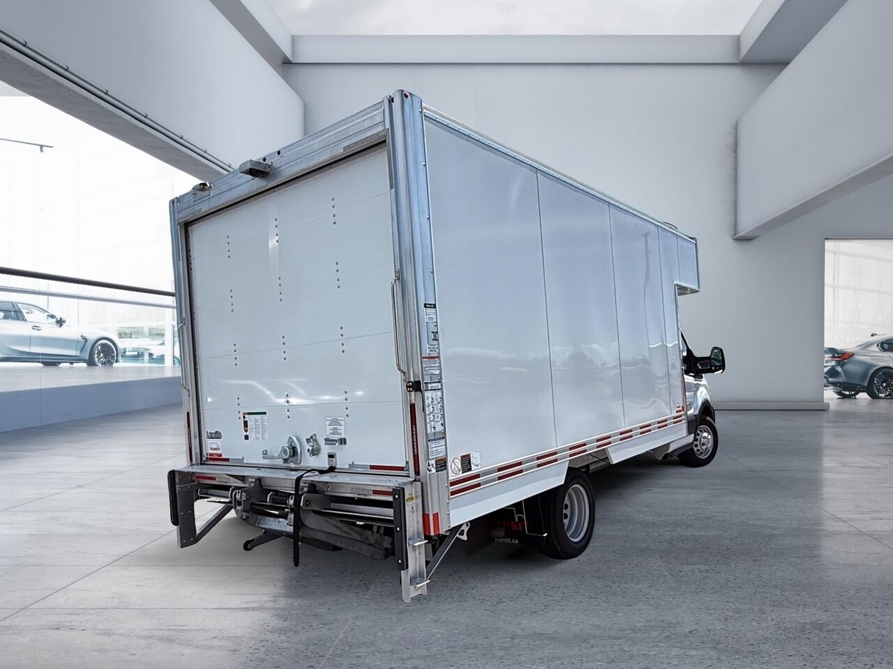 2025 Ford Transit Cutaway Oxford White Saint-Jérôme - photo #5
