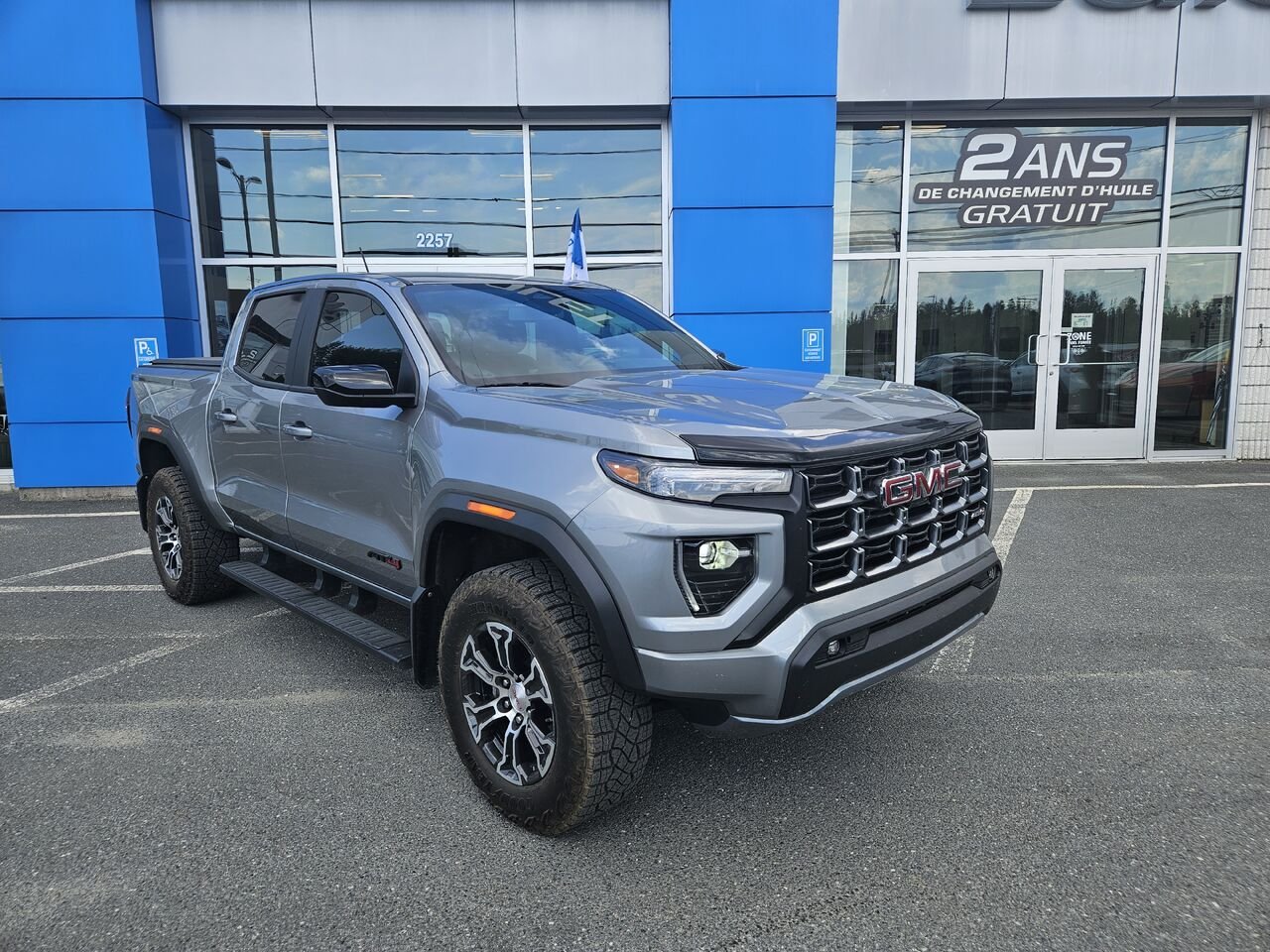 2024 GMC Canyon AT4 cabine multiplace 4RM Grey Thetford Mines - photo #1