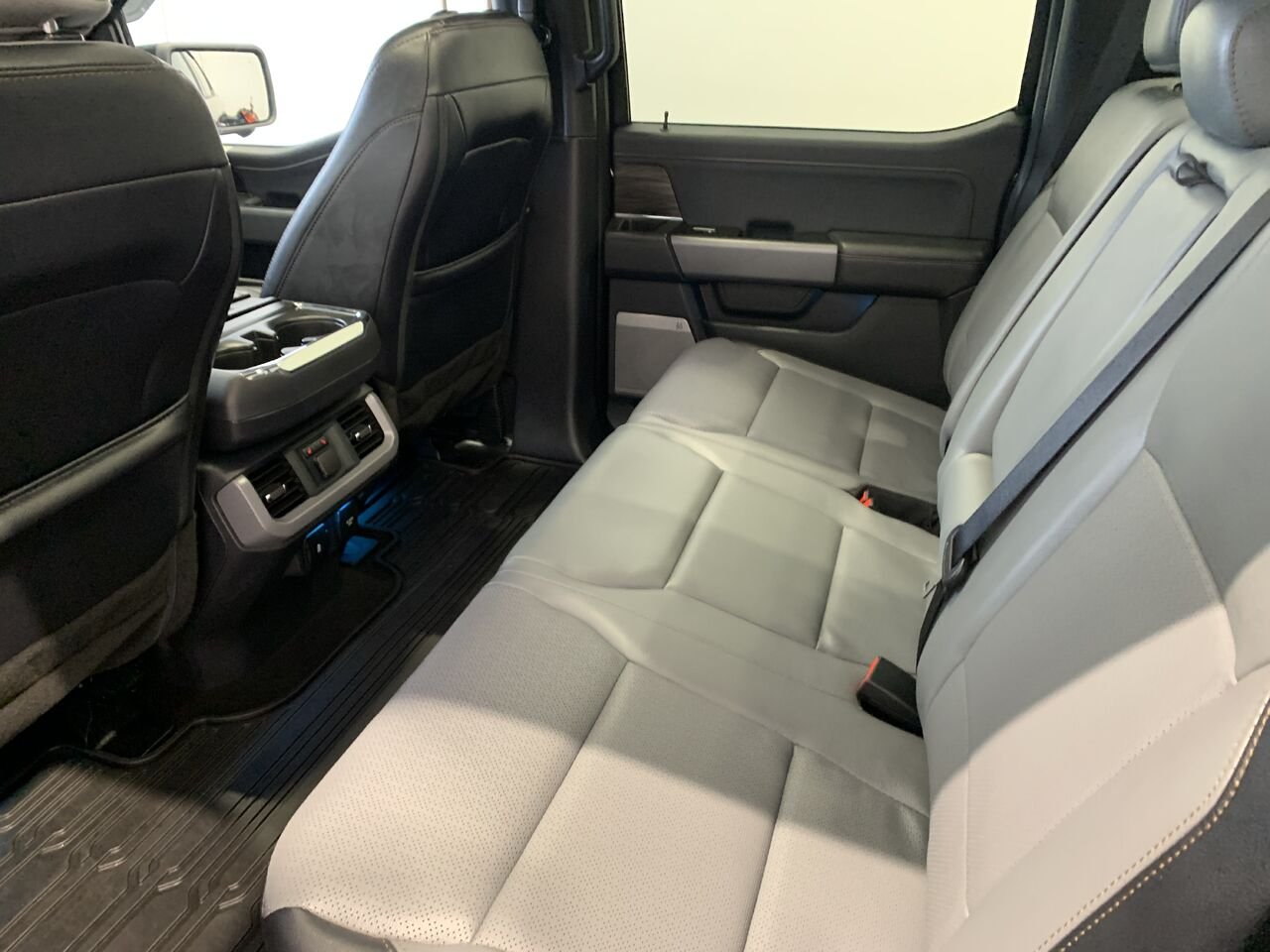 Ford F-150 Lightning LARIAT cabine SuperCrew 4RM caisse de 5,5 pi 2024 Noir Châteauguay - photo #25