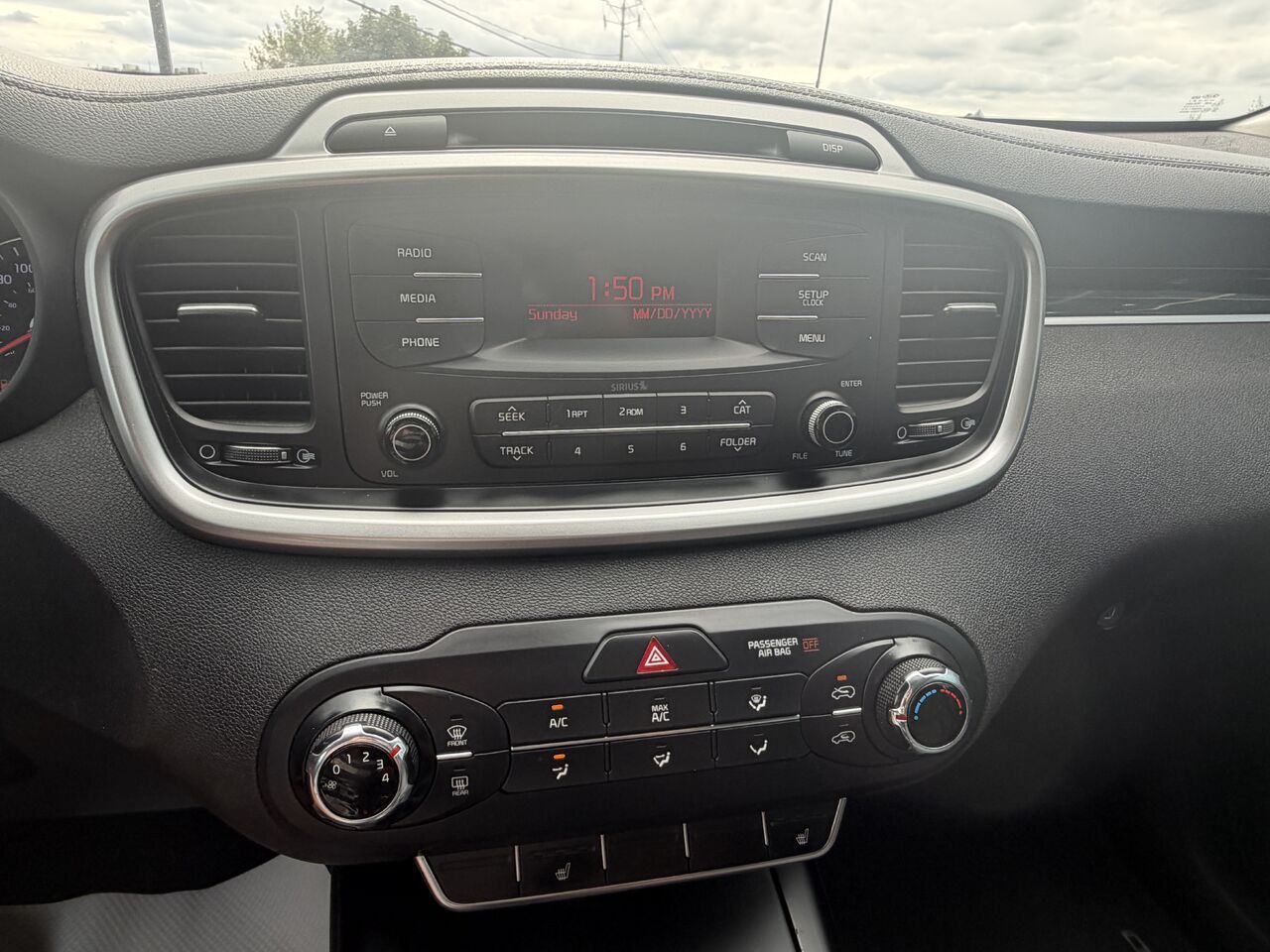 Photo 18 — Kia Sorento 2016
