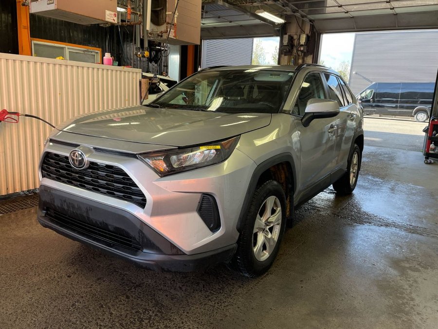 Toyota RAV4 LE AWD *CARPLAY* SIÈGES CHAUFF ALERTES RÉG ADAPT 2019 Argent