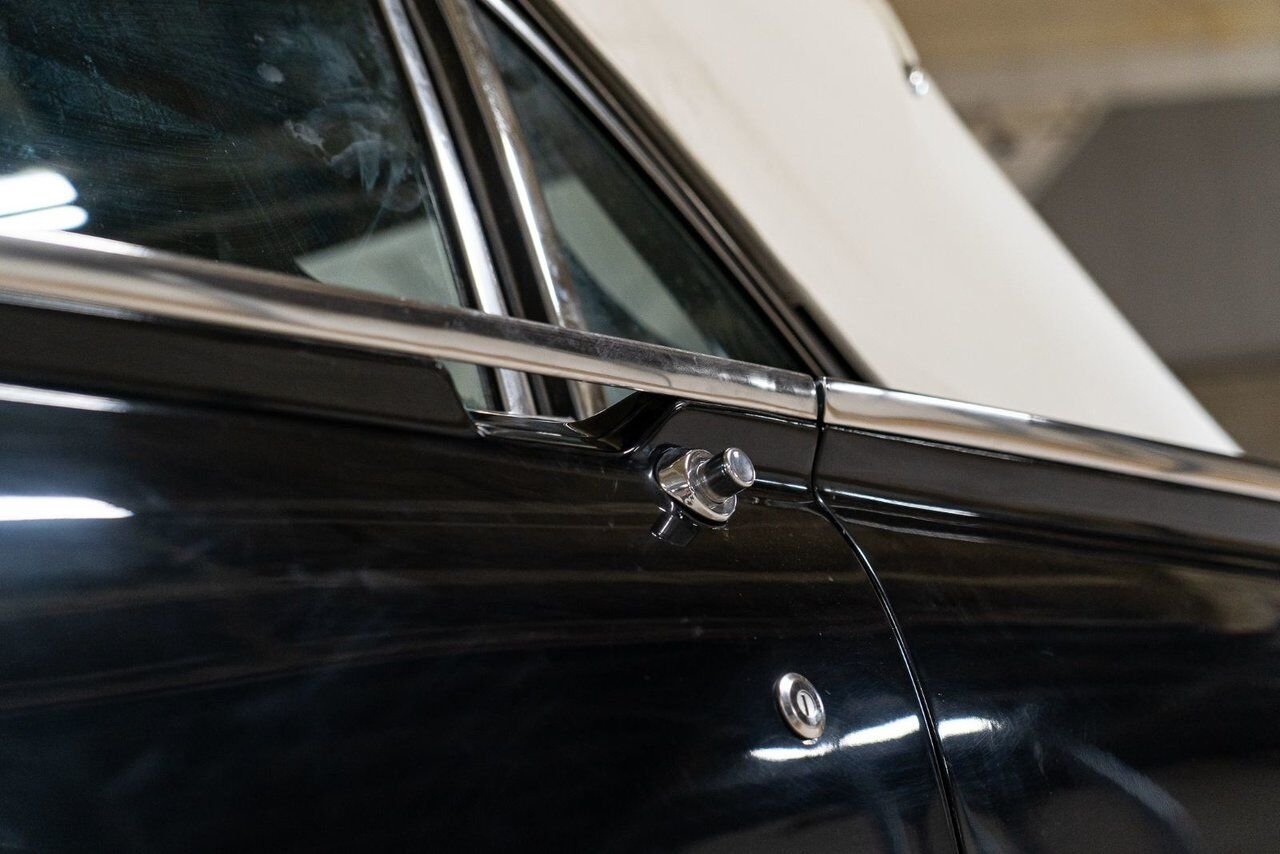 Ford Thunderbird **PRICE IN USD** Roadster project car Extremely rare 1962 Noir Montréal - photo #42