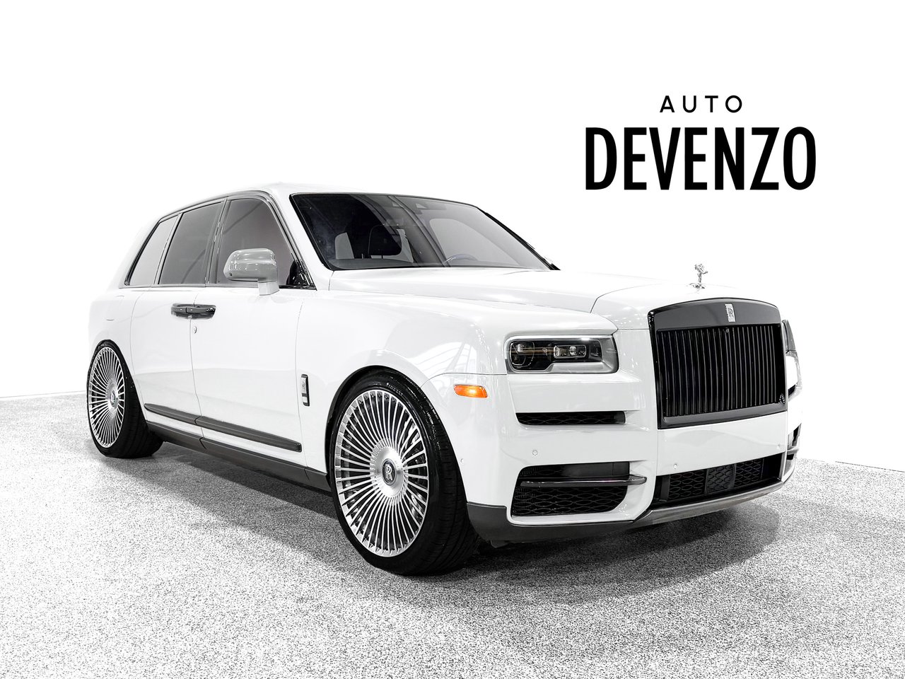Rolls-Royce Cullinan 2023 Blanc Saint-Eustache - photo #1