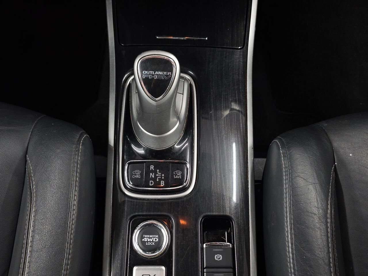 2018 Mitsubishi Outlander Plug-In Hybrid GT S-AWC Grey Val-David - photo #23