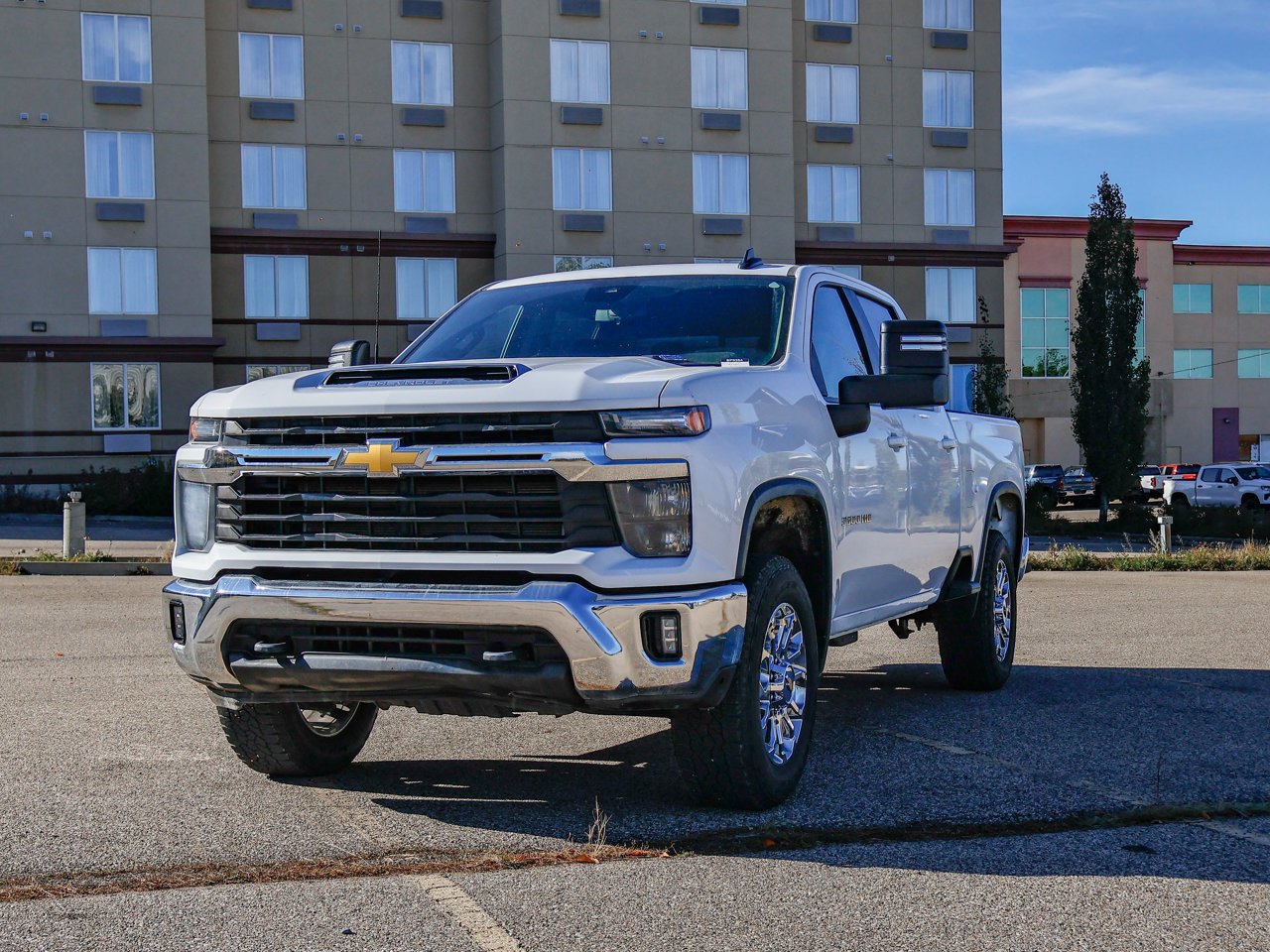 2024 Chevrolet Silverado 3500HD 4WD Crew Cab 159 LT White Sherwood Park - photo #3