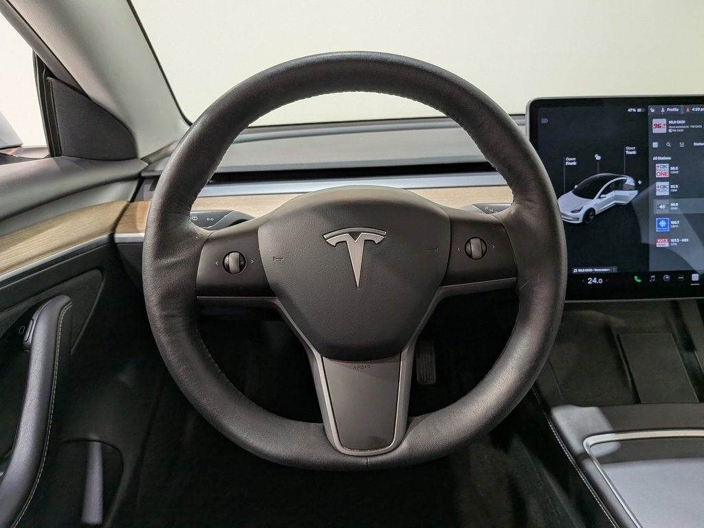 2021 Tesla Model 3 Standard Range RWD *Ltd Avail* Red Val-David - photo #12