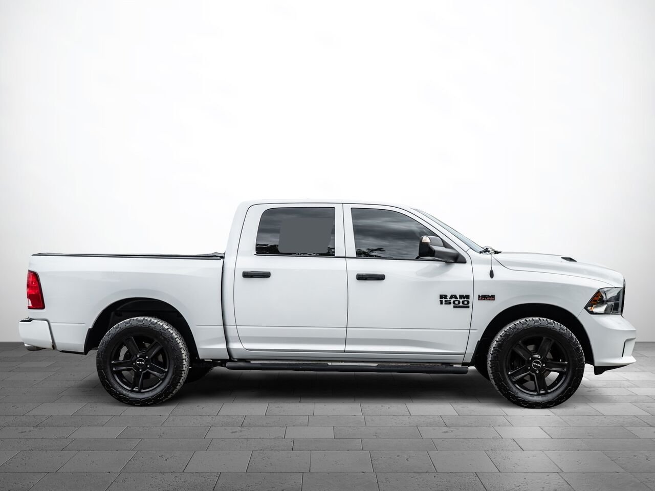 2020 Ram 1500 CLASSIC EXPRESS SUPER CREW 4X4 5.7 HEMI MAGS White Sainte-Julienne - photo #2