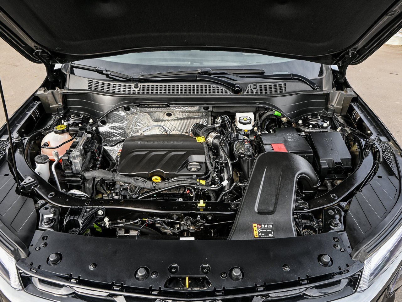 2025 Chevrolet Trax FWD 4dr 2RS Black Sherwood Park - photo #8