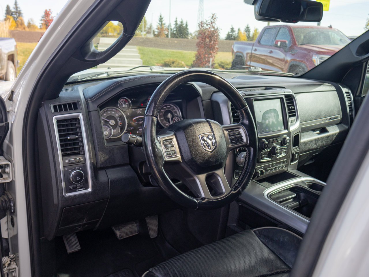 2018 Ram 1500 Limited 4x4 Crew Cab 5'7 Box *Ltd Avail* White Sherwood Park - photo #20