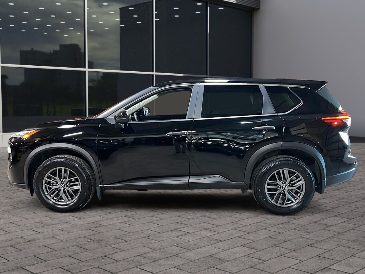 2024 Nissan ROGUE S TRACTION INTEGRALE Black Québec - photo #4