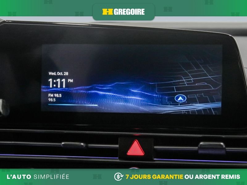 2025 Hyundai Elantra White Saint-Léonard - photo #21