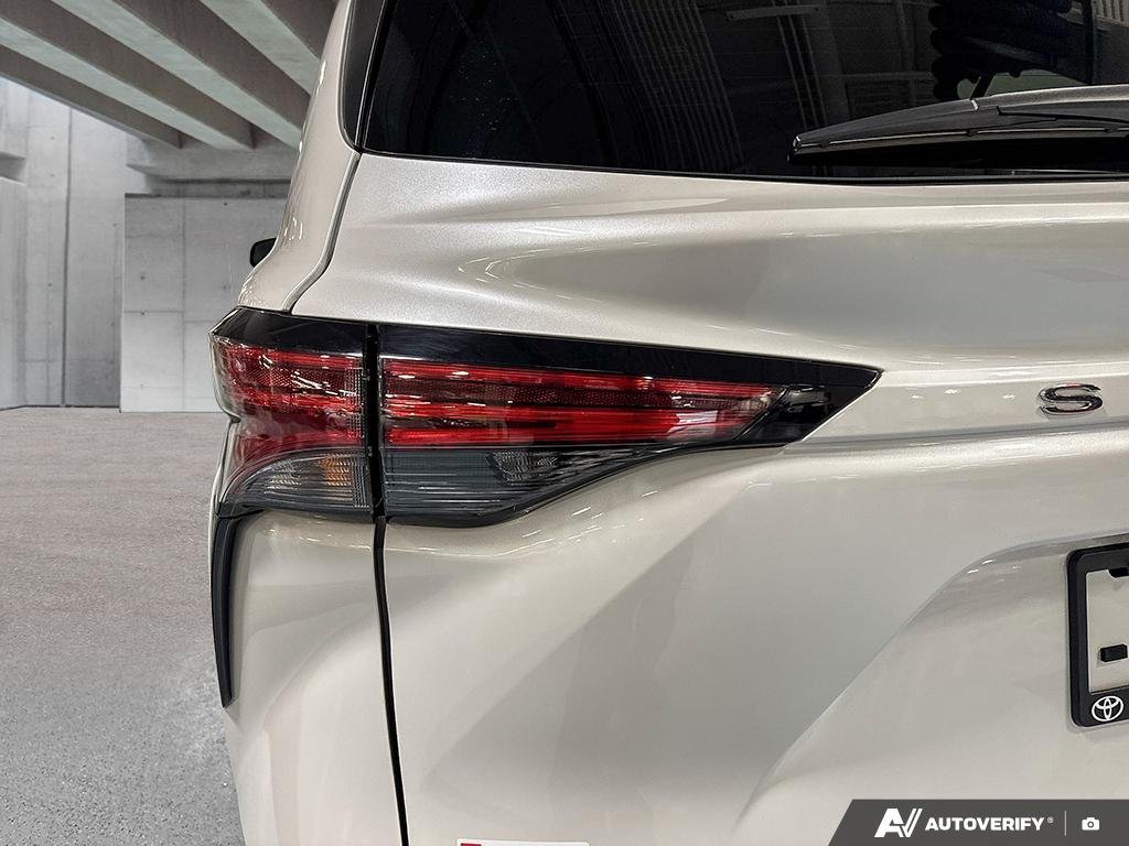 2024 Toyota Sienna 2602477A | Limited | JRKE4C White Edmonton - photo #9