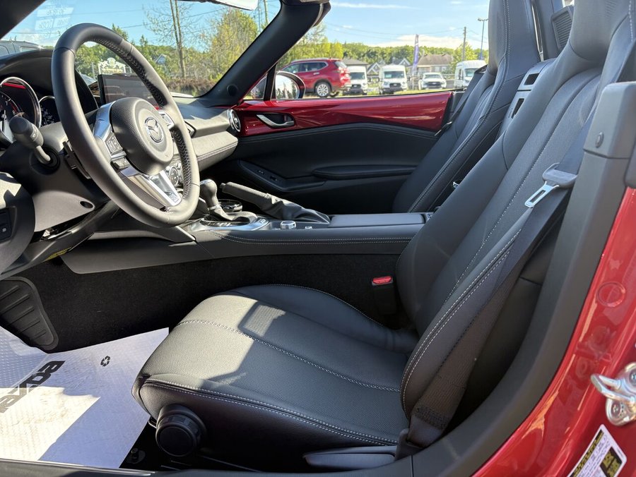 2026 MAZDA MX-5 2026 Soul Red Crystal Metallic