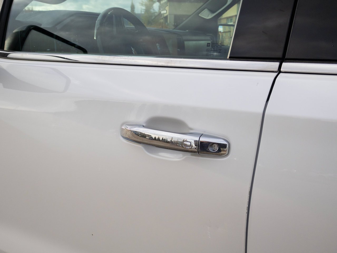 2024 Chevrolet Silverado 1500 4WD Crew Cab 147 High Country White Sherwood Park - photo #8