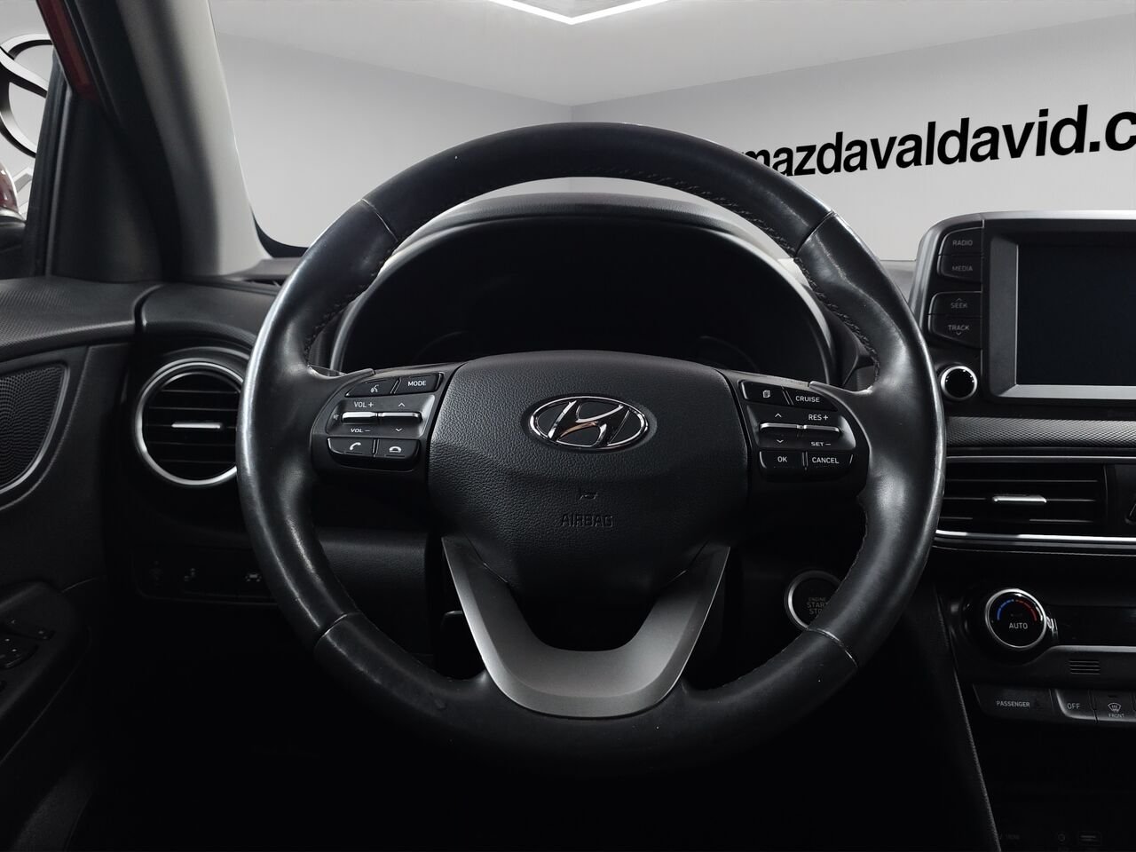 2018 Hyundai Kona 2.0L Luxe Red Val-David - photo #10