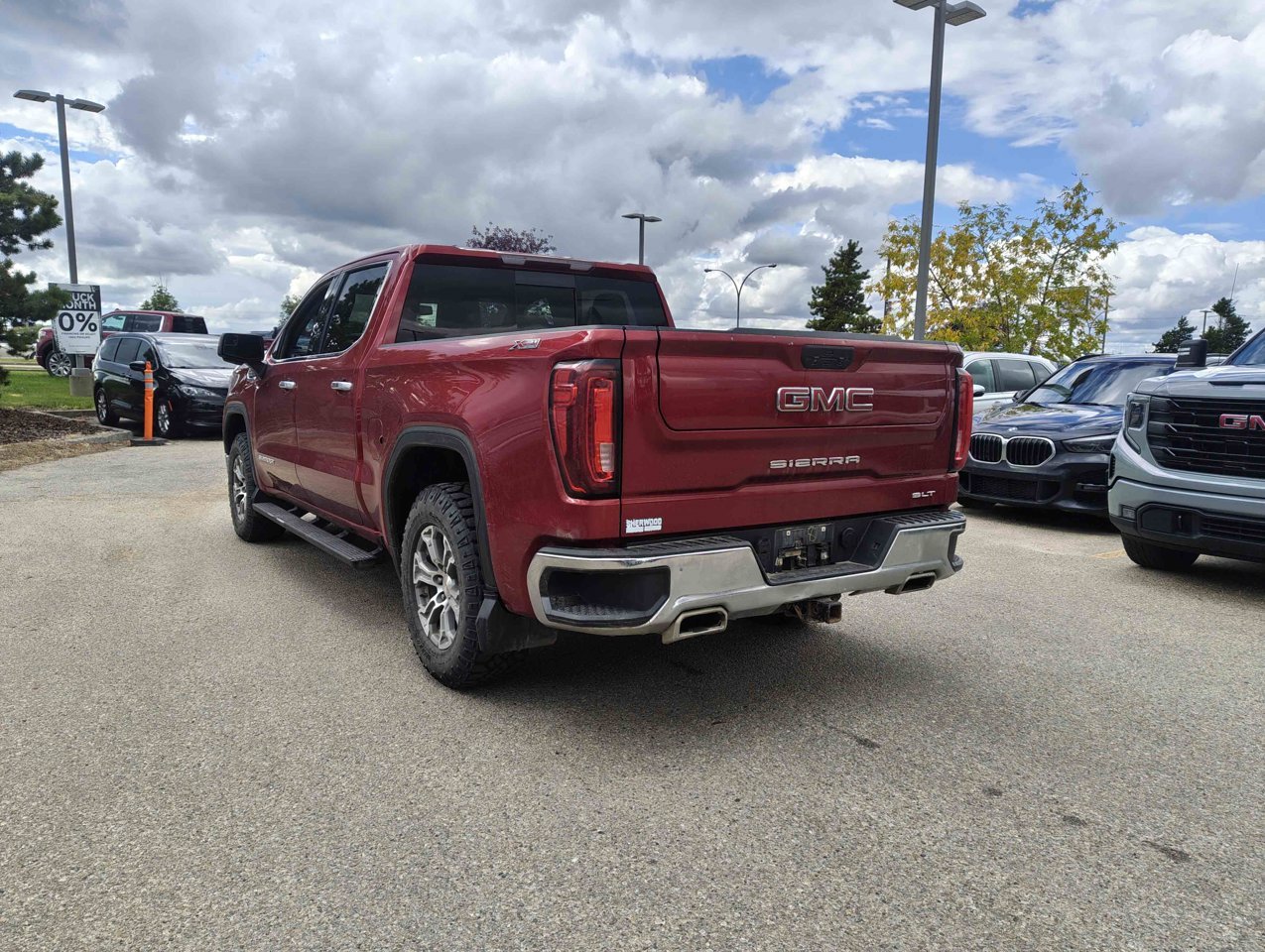 2021 GMC Sierra 1500 4WD Crew Cab 147 SLT Red Sherwood Park - photo #4
