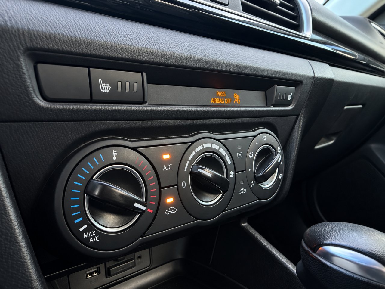 2016 Mazda 3 SPORT GS White Châteauguay - photo #10