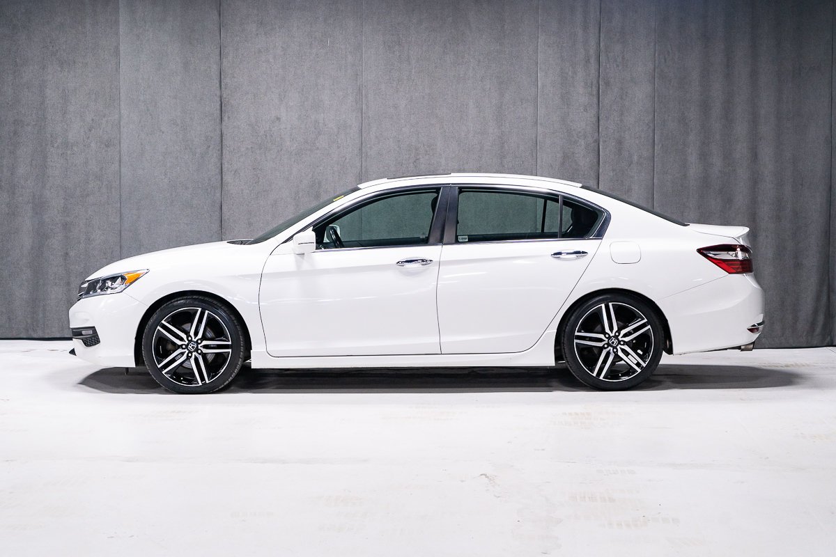2017 Honda Accord Sedan SPORT White Montreal - photo #2