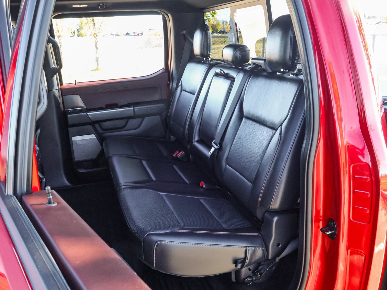 2021 Ford F-150 LARIAT 4WD SuperCrew 6.5' Box Red Sherwood Park - photo #15
