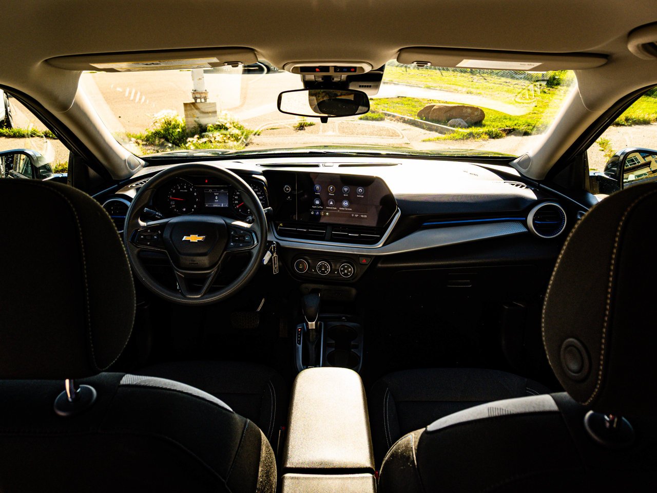 2025 Chevrolet Trax FWD 4dr LS Grey Sherwood Park - photo #27