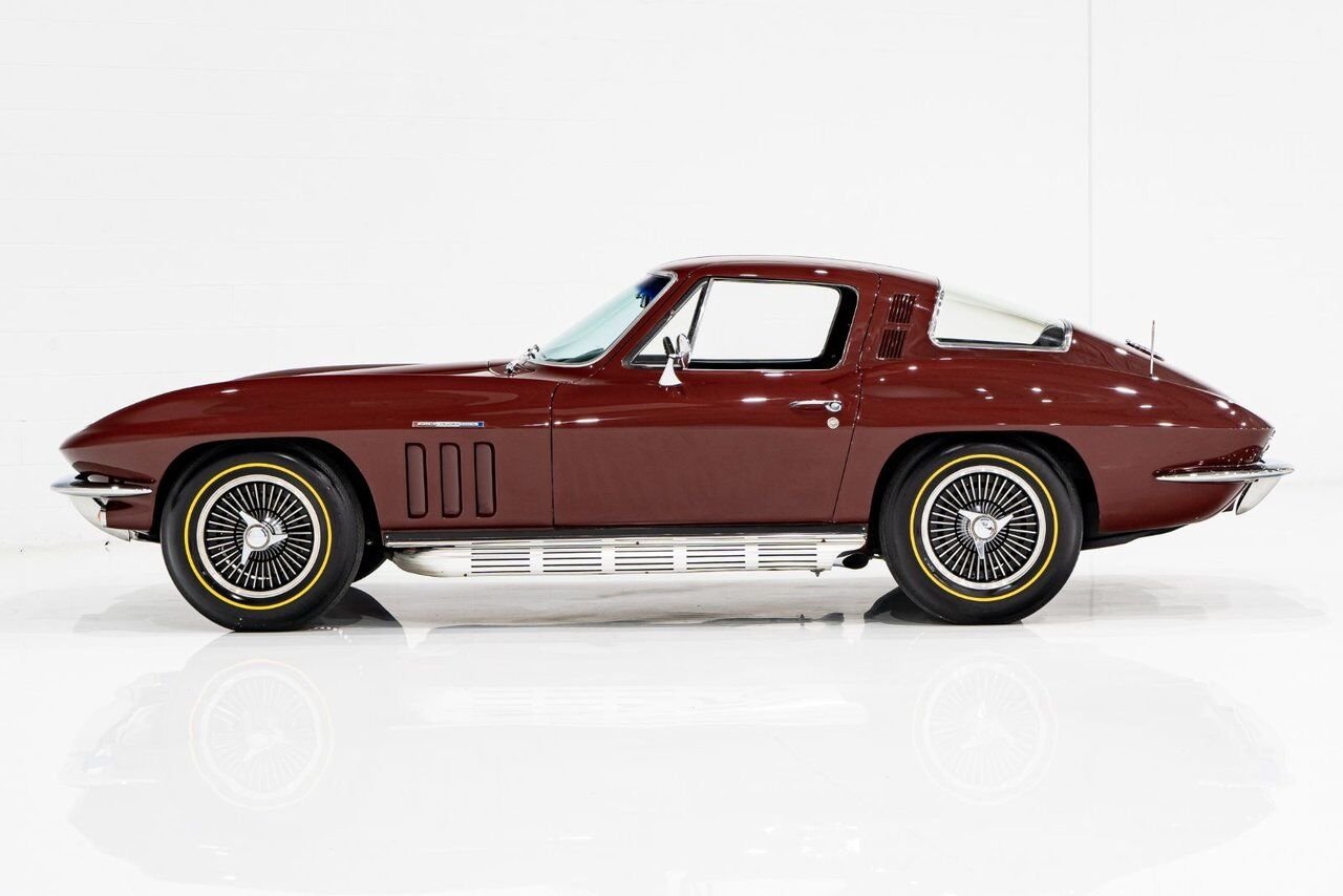 Chevrolet Corvette Fuelie Matching# HG Suffix 327/375HP **PRICE IN USD** 1965 Rouge Montréal - photo #23