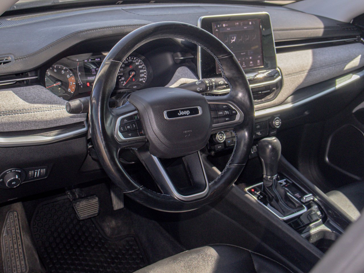 2022 Jeep Compass North 4x4 White Sherwood Park - photo #19