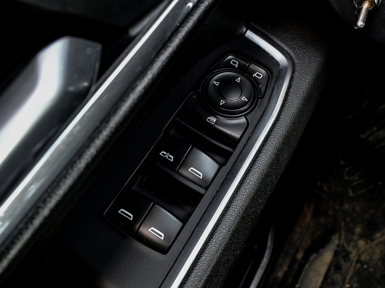2025 GMC Sierra 1500 4WD Crew Cab 147 Elevation White Sherwood Park - photo #17