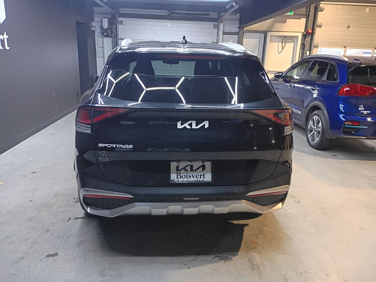 2023 Kia Sportage Black Blainville - photo #8