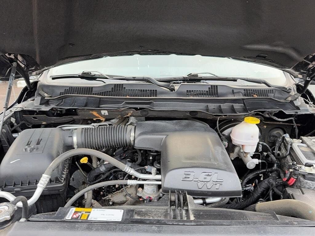 2020 Ram 1500 Classic Express Black Baie-Comeau - photo #7
