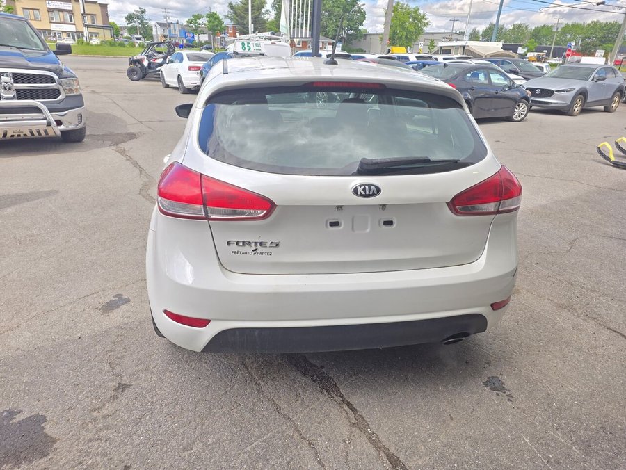 2015 Kia 5 portes Forte 2015 White