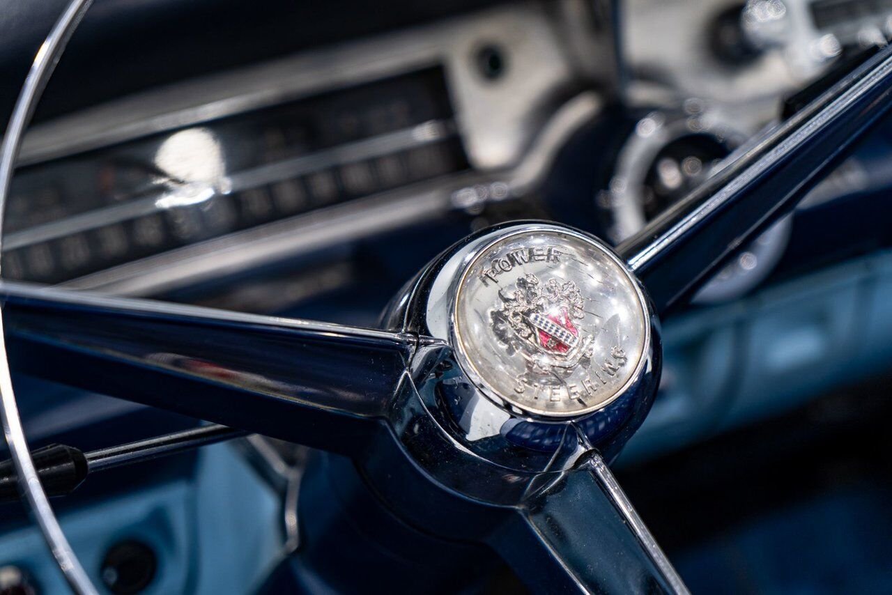 Buick Special 364/300HP NailHead 1 of only 2,056 1957 Bleu Montréal - photo #82
