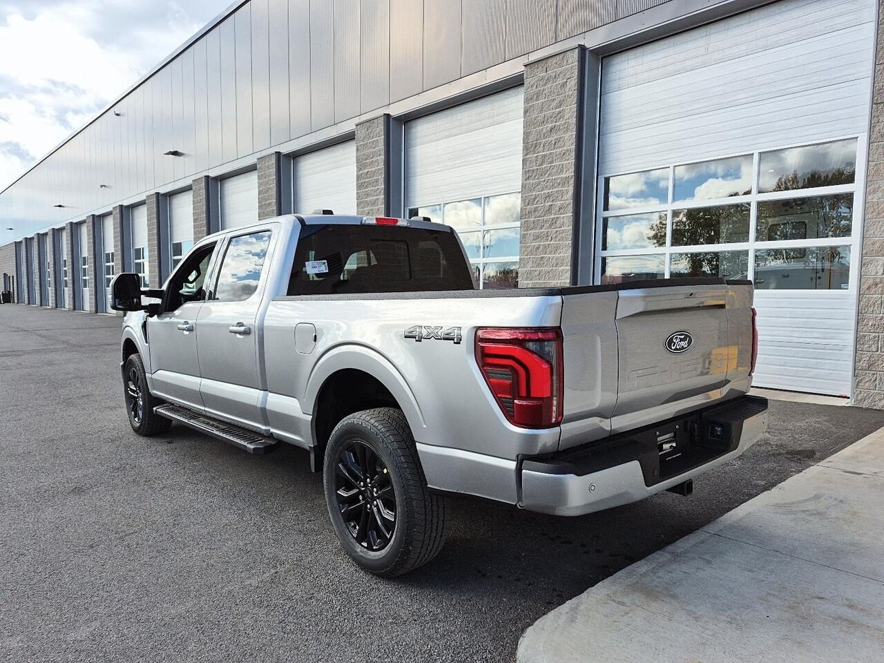 Ford F-150 2F406 | LARIAT 2026 Argent emblématique métallisé Saint-Jérôme - photo #3