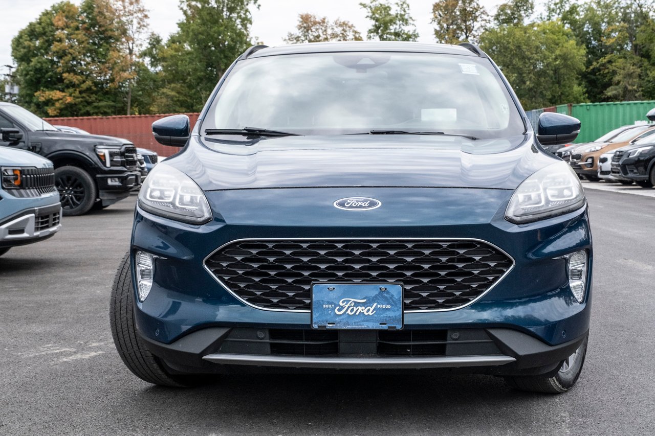 2020 Ford Escape Green Gatineau - photo #1