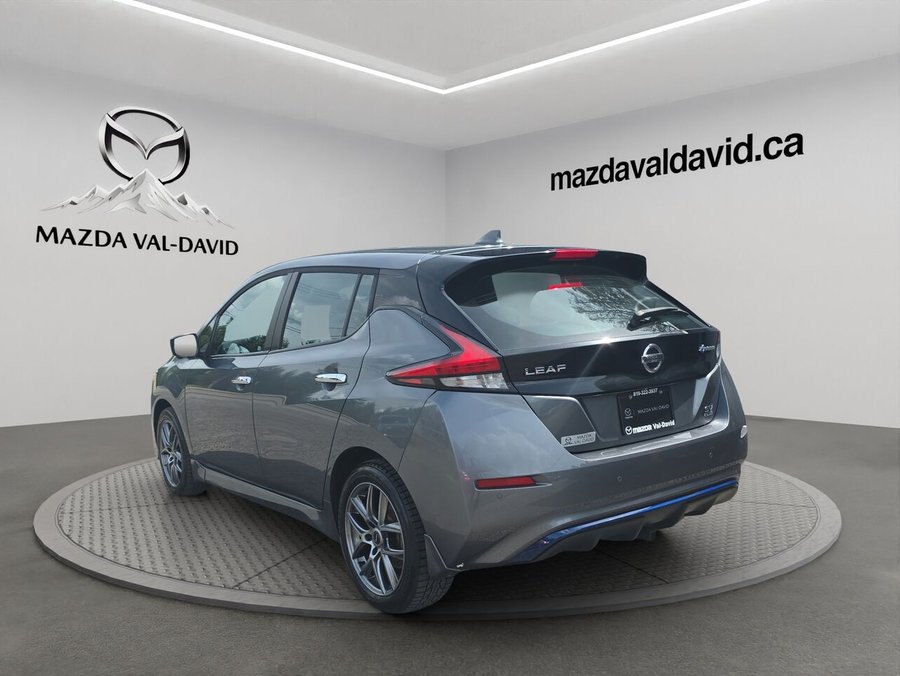 Nissan LEAF SV PLUS à hayon, Commande audio au volant, caméra de recul, détecteur d'angles morts, grosse 2020 Gris