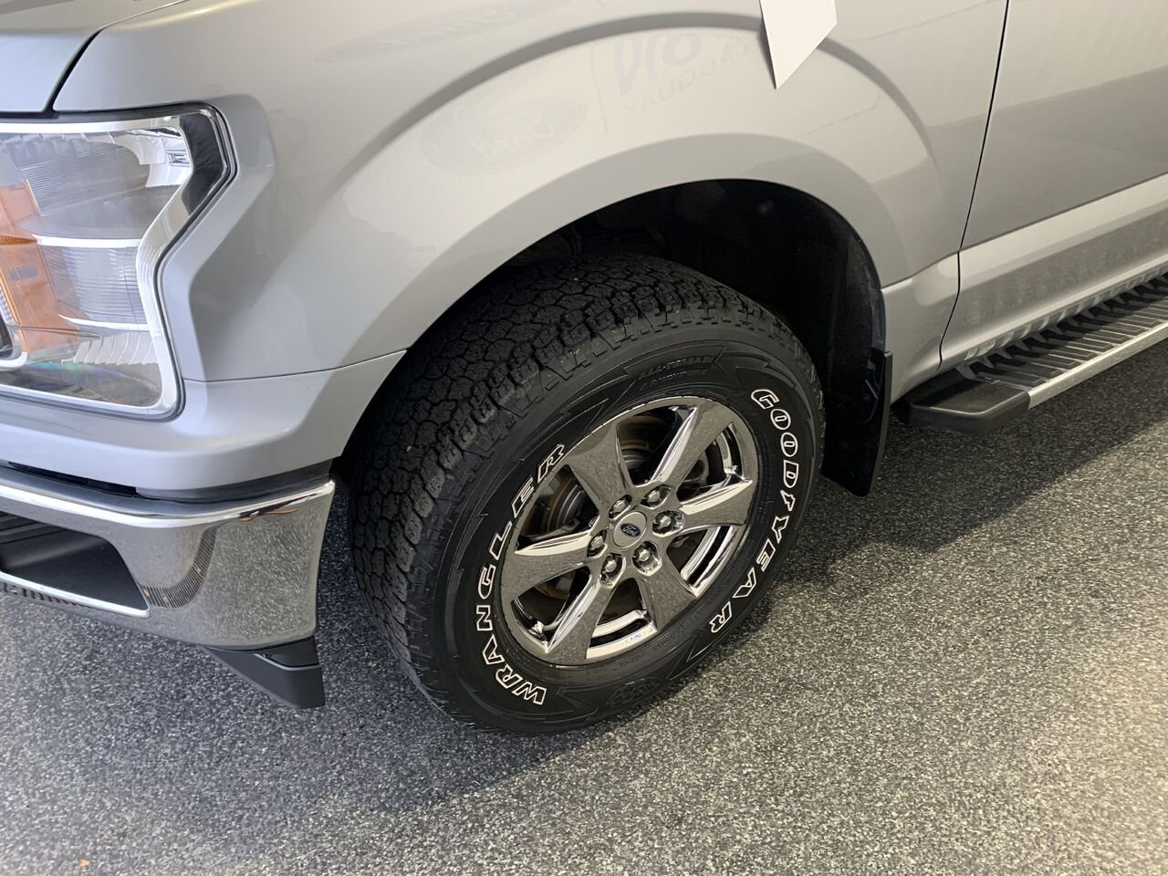 Ford F-150 XLT cabine double 4RM caisse de 6,5 pi 2020 Argent Châteauguay - photo #1